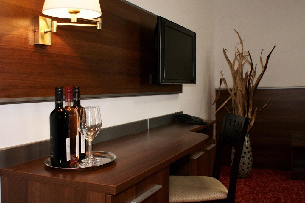 Hotel Barbakan Trnava Ruang foto